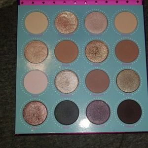 Eyeshadow palette